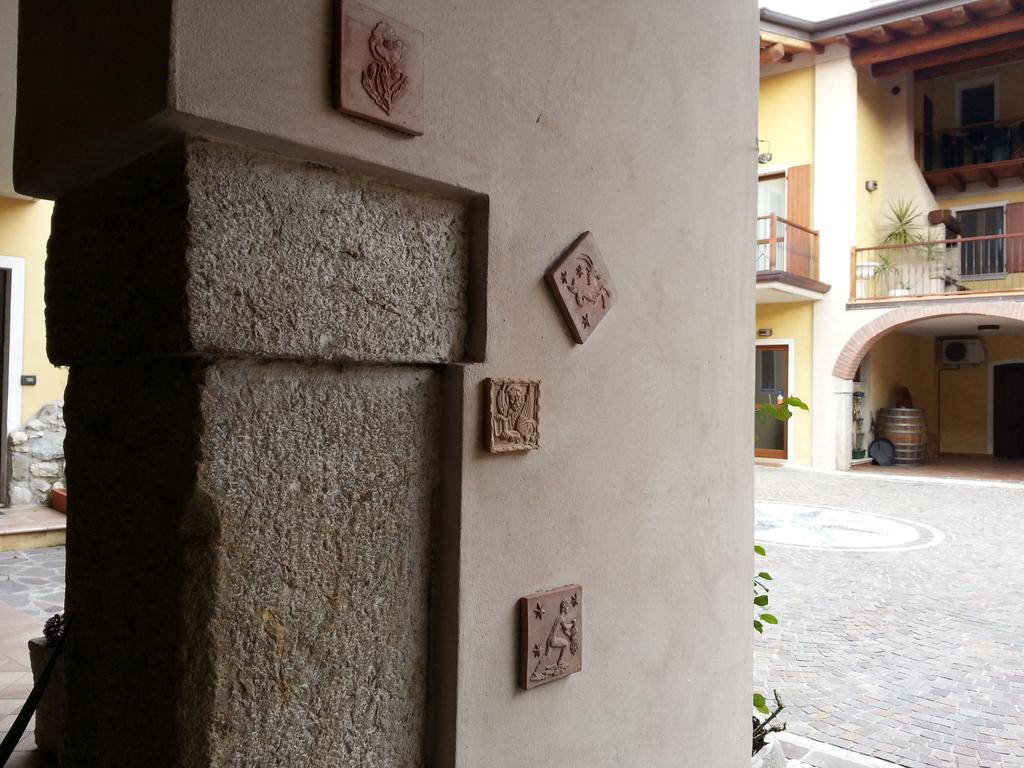 マネルバ・デル・ガルダA Casa Da Franzアパートメント エクステリア 写真